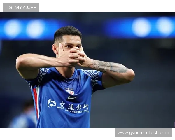 路易斯恩拉沃抵达上海完成体检即将加盟申花开启全新中超征程